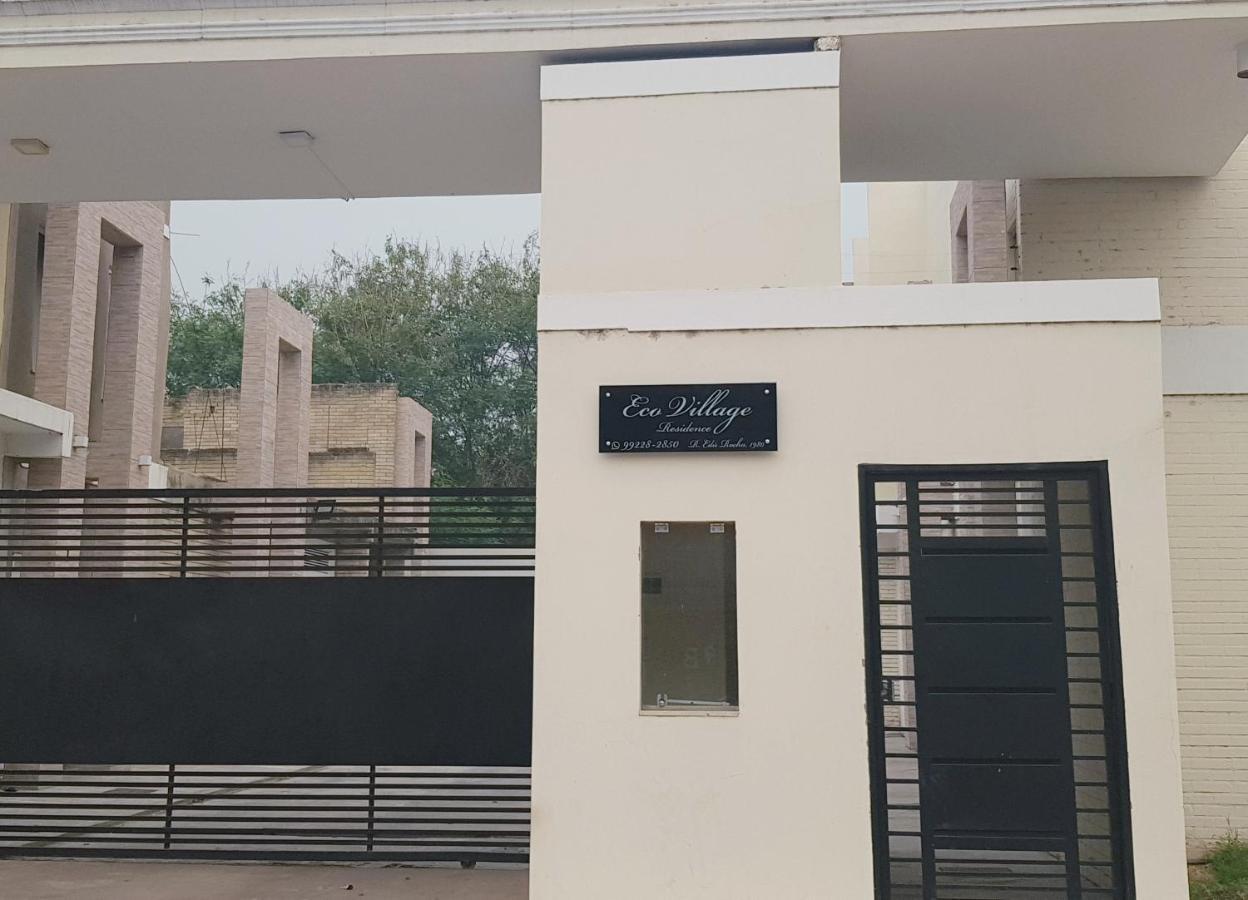 Sobrado 6 amplo e confortável em condomínio Corumbá Exterior foto